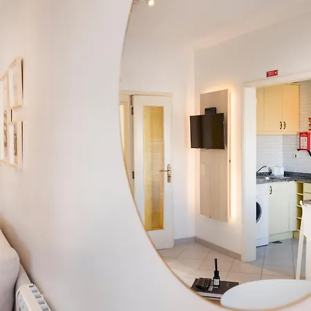 One Of The Views Iii Lejlighed