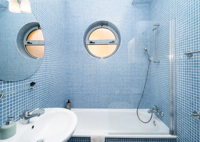 One Of The Views Iii Apartment *